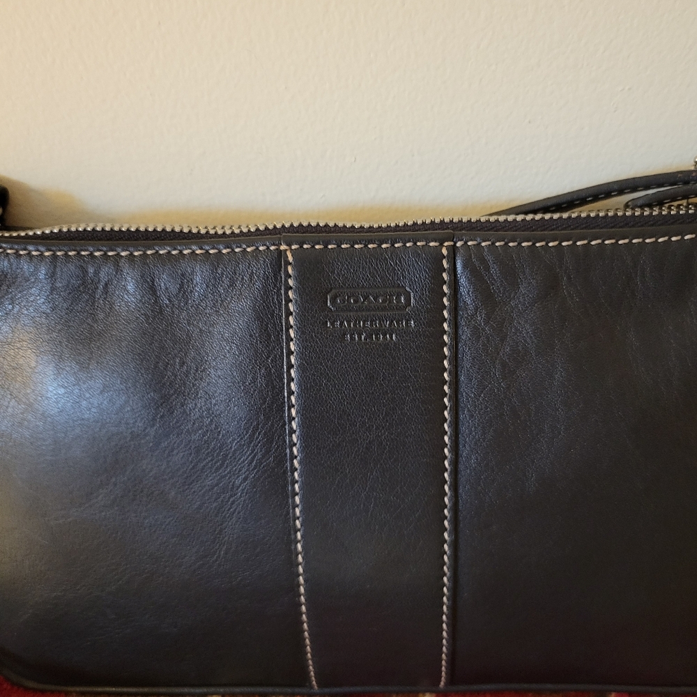 Coach slim Demi in black leather. - Picture 2 of 7